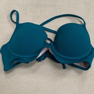 Women's Shade and Shore bikini top. Size 34C